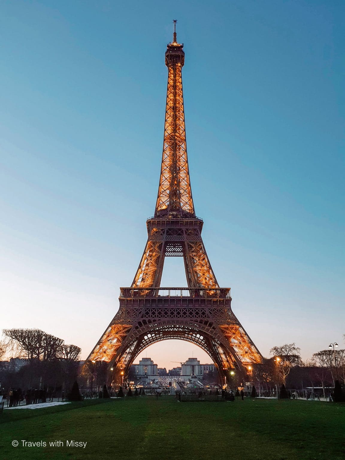 The Complete Guide to visiting the Eiffel Tower in 2024 (+Map