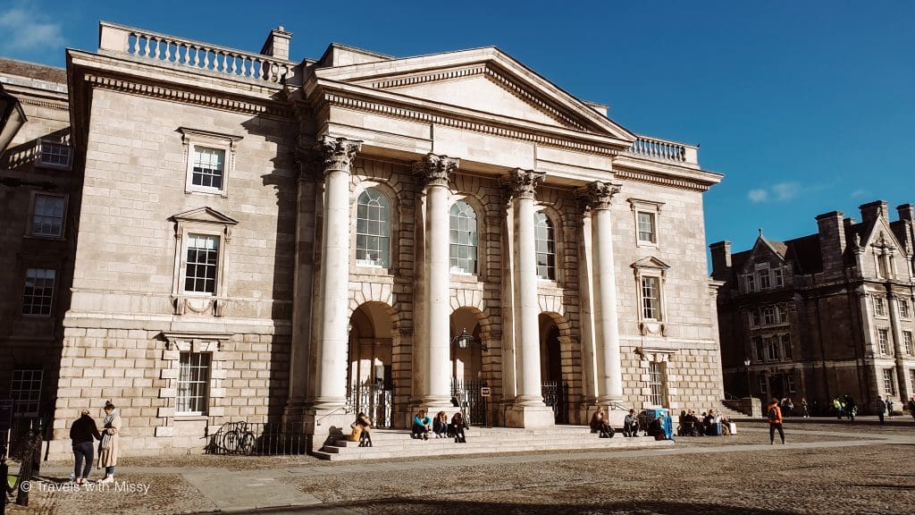 Image of Trinity College Dublin buidling. that dates back from the Georgian period of architecture. One of the sights when visiting and deciding is Dublin worth visiting.